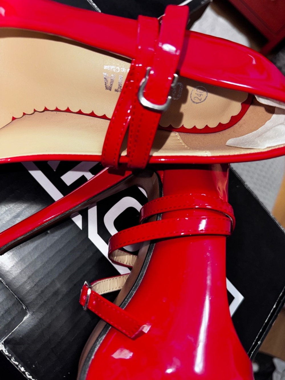 Glossy Red Patent Mary Jane Platform Heels - Picture 4 of 5